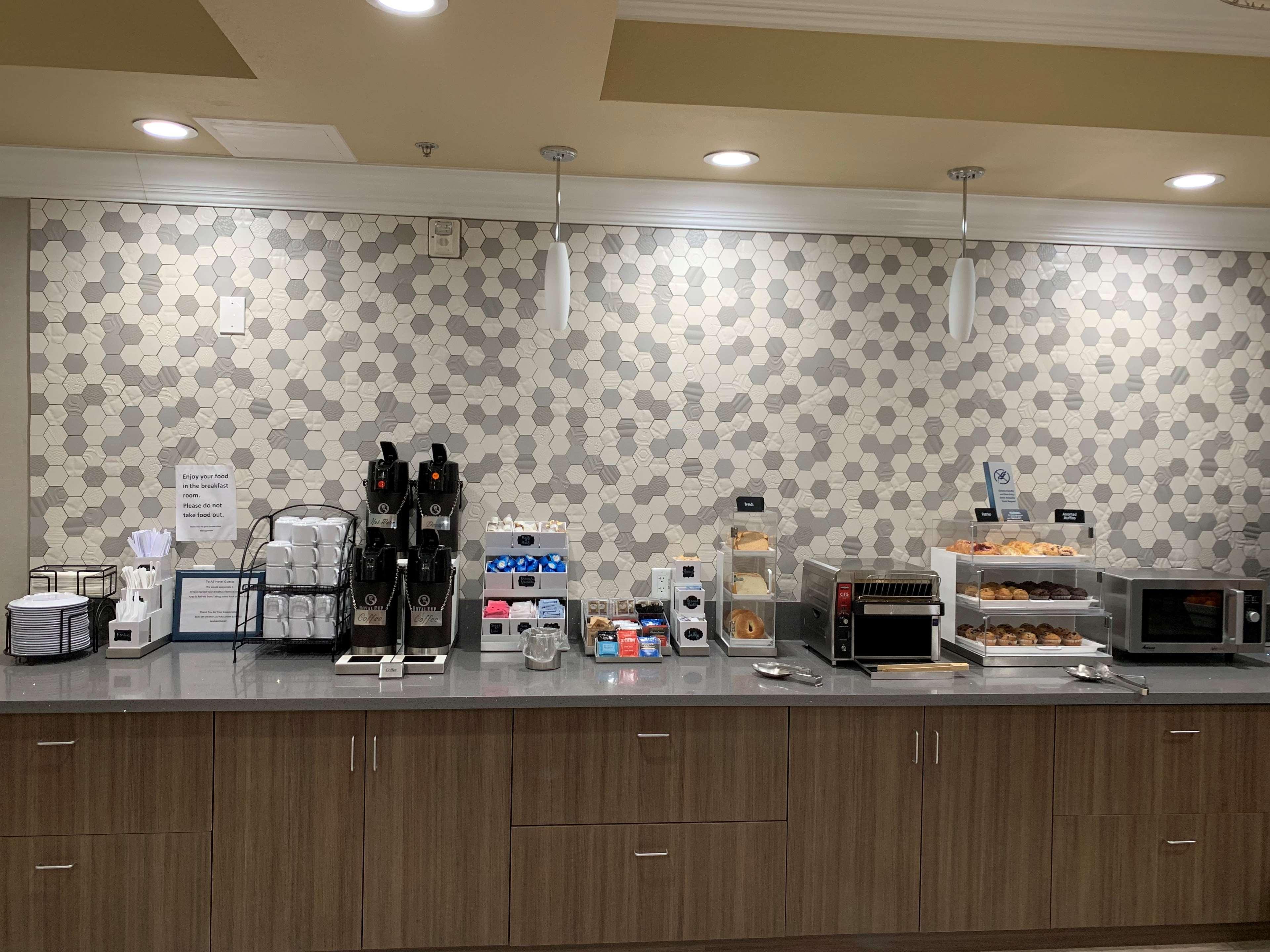 ベストウェスタン プラス ワスコ イン アンド スイーツ Wasco エクステリア 写真